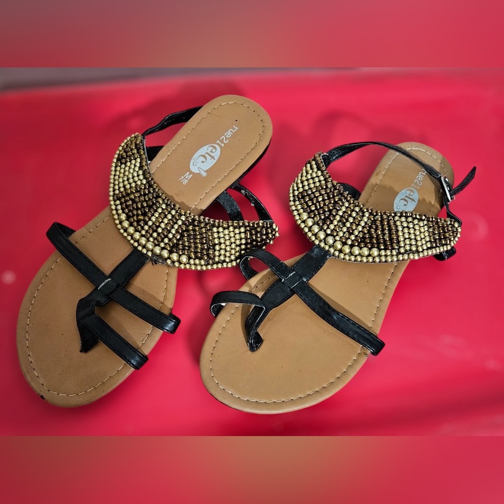 Rue 21 Size 7/8 Black, Gold, and Bronze Beaded Strap Sandals